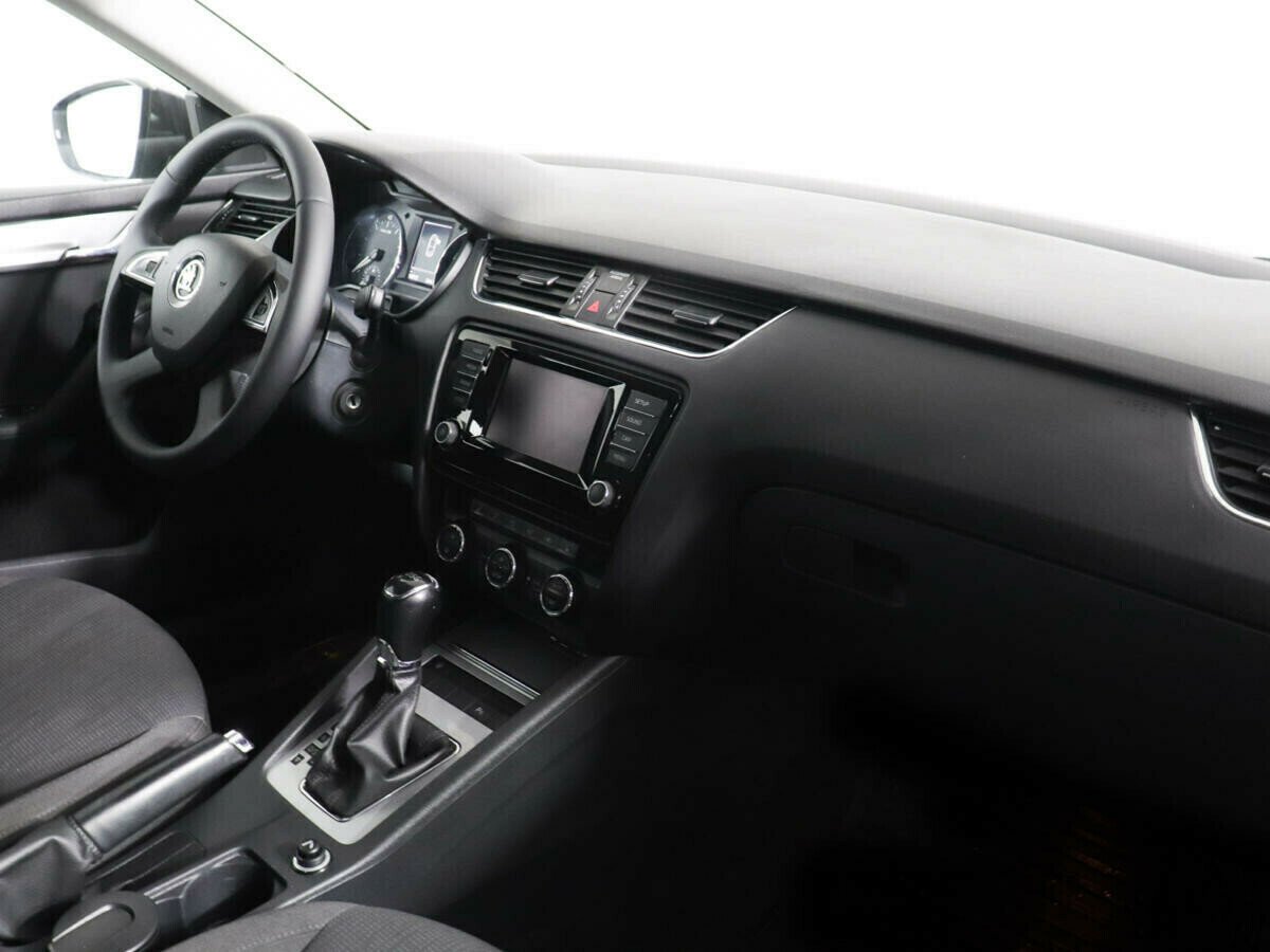 Skoda Octavia, 1.8 л, Робот, 2015 фото 1