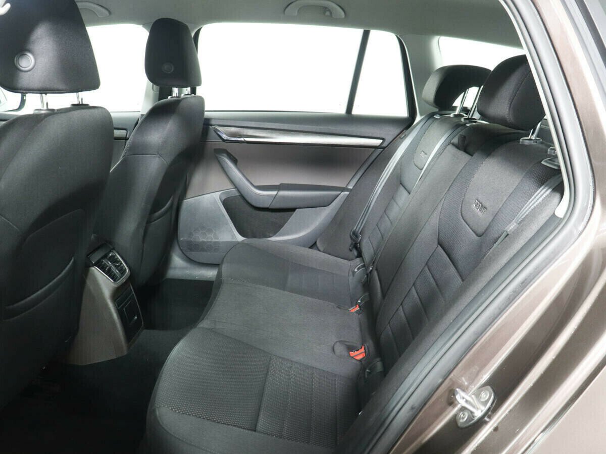 Skoda Octavia, 1.8 л, Робот, 2015 фото 8