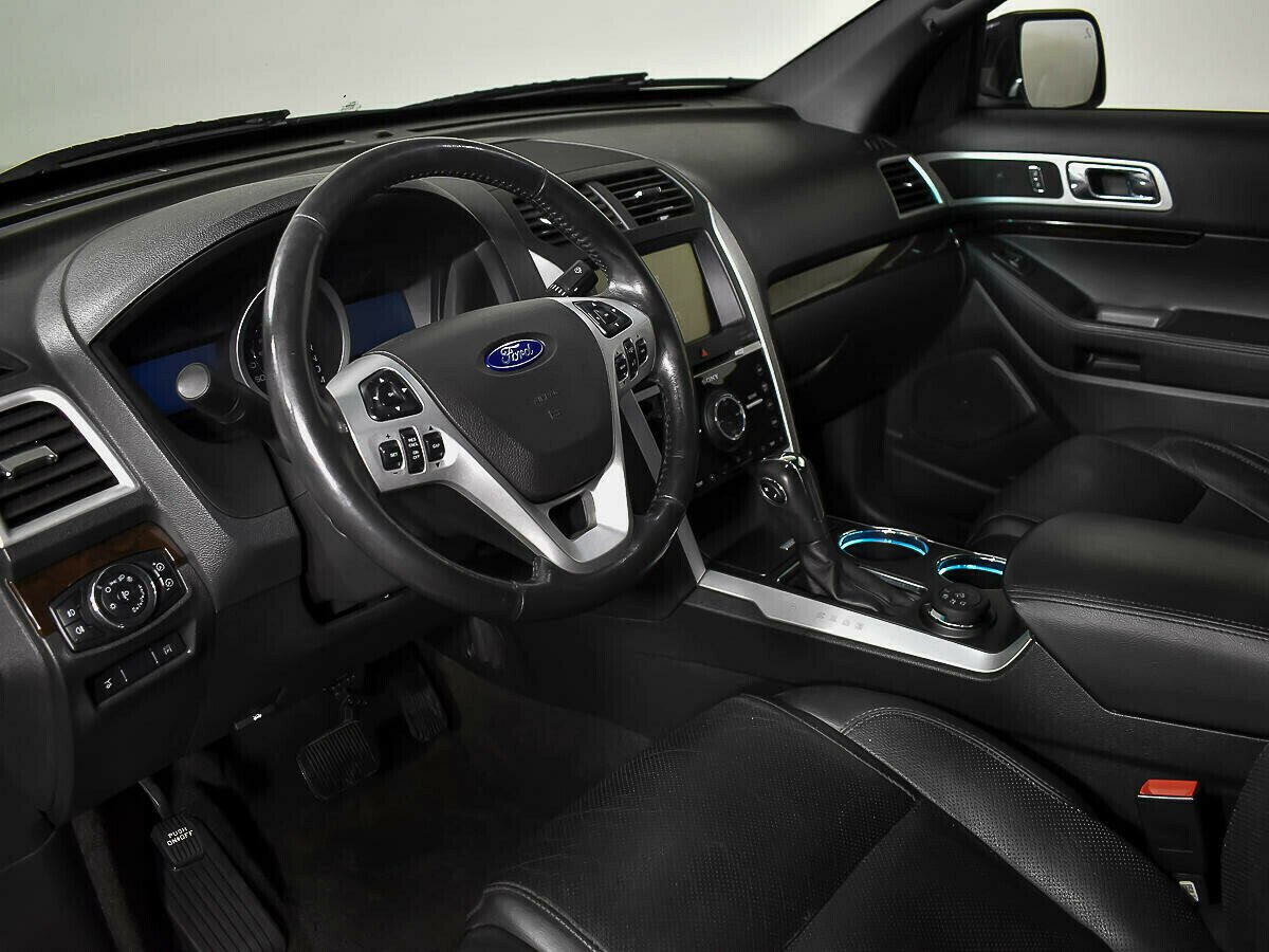 Ford Explorer, 3.5 л, АТ, 2012 фото 7