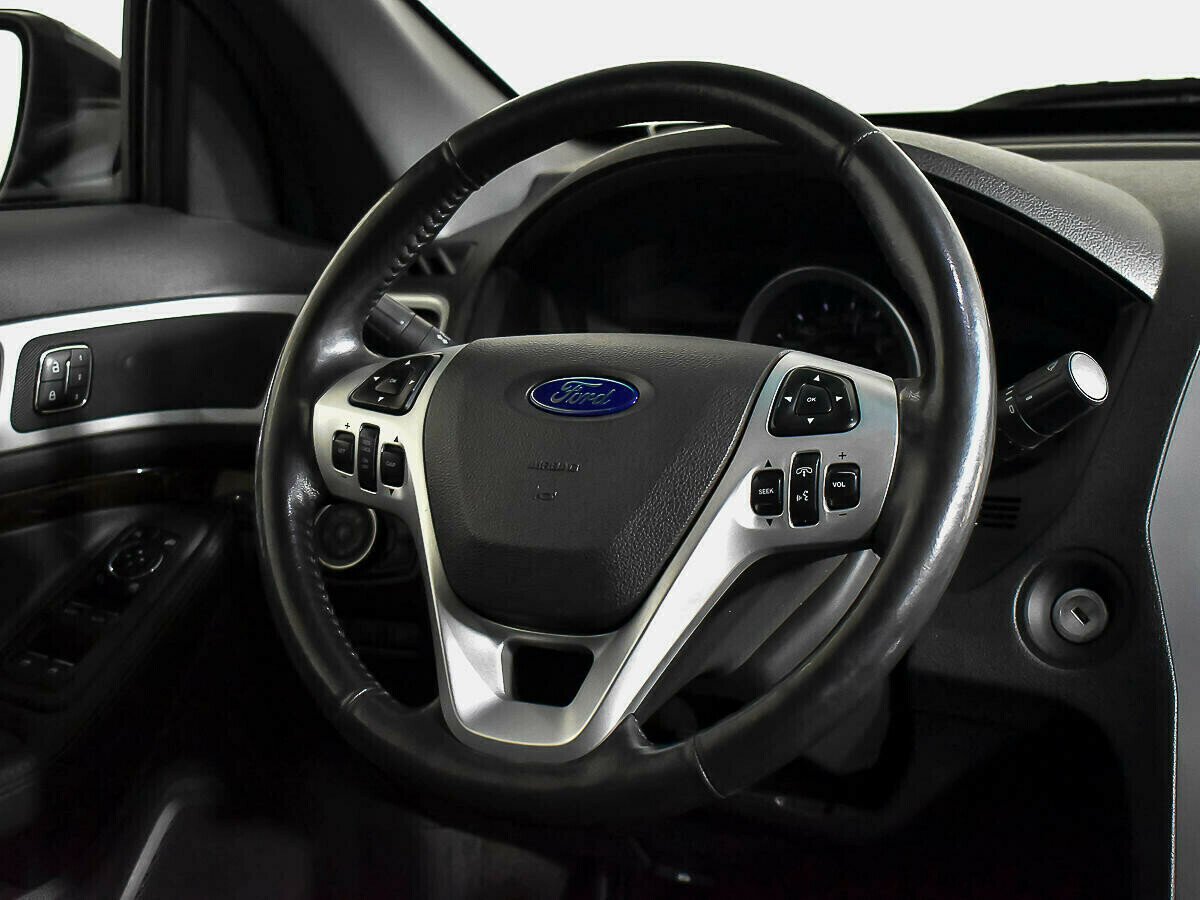 Ford Explorer, 3.5 л, АТ, 2012 фото 8