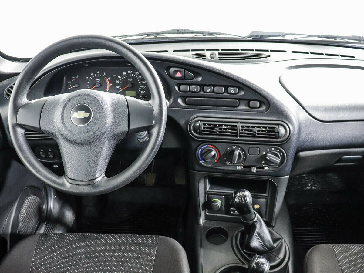 Chevrolet Niva, 1.7 л, МТ, 2016 фото 2