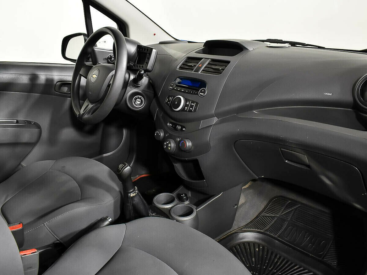 Chevrolet Spark, 1.0 л, МТ, 2011 фото 1