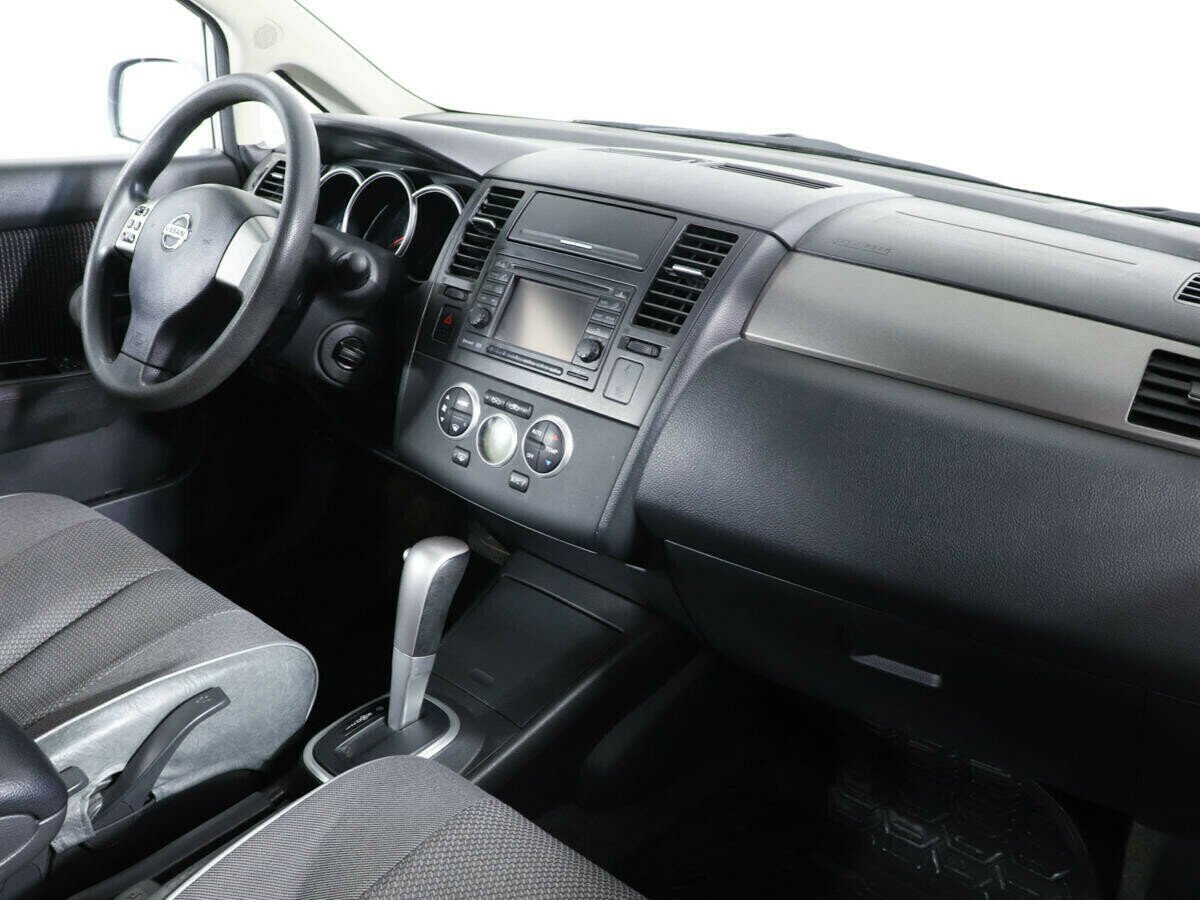 Nissan Tiida, 1.6 л, АТ, 2013 фото 2