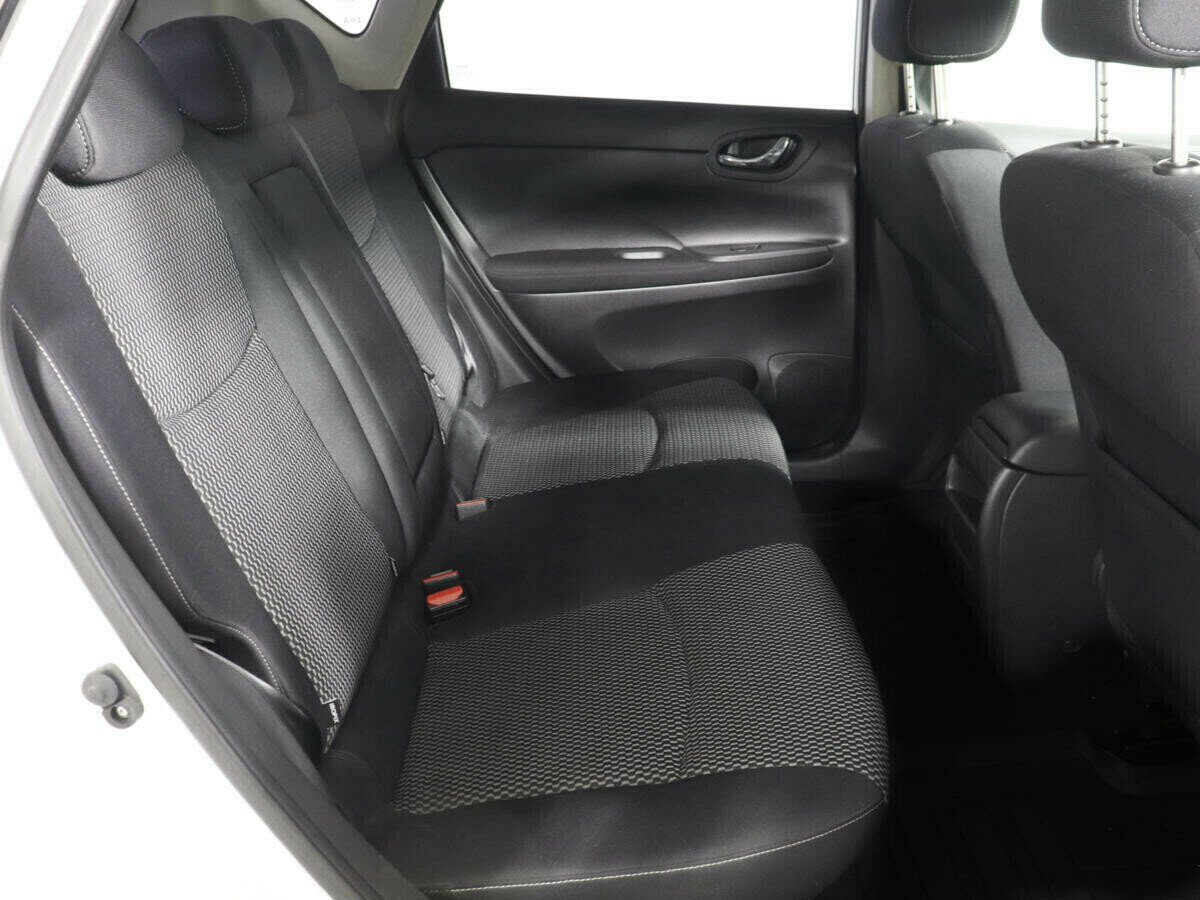 Nissan Tiida, 1.6 л, Вариатор, 2015 фото 1