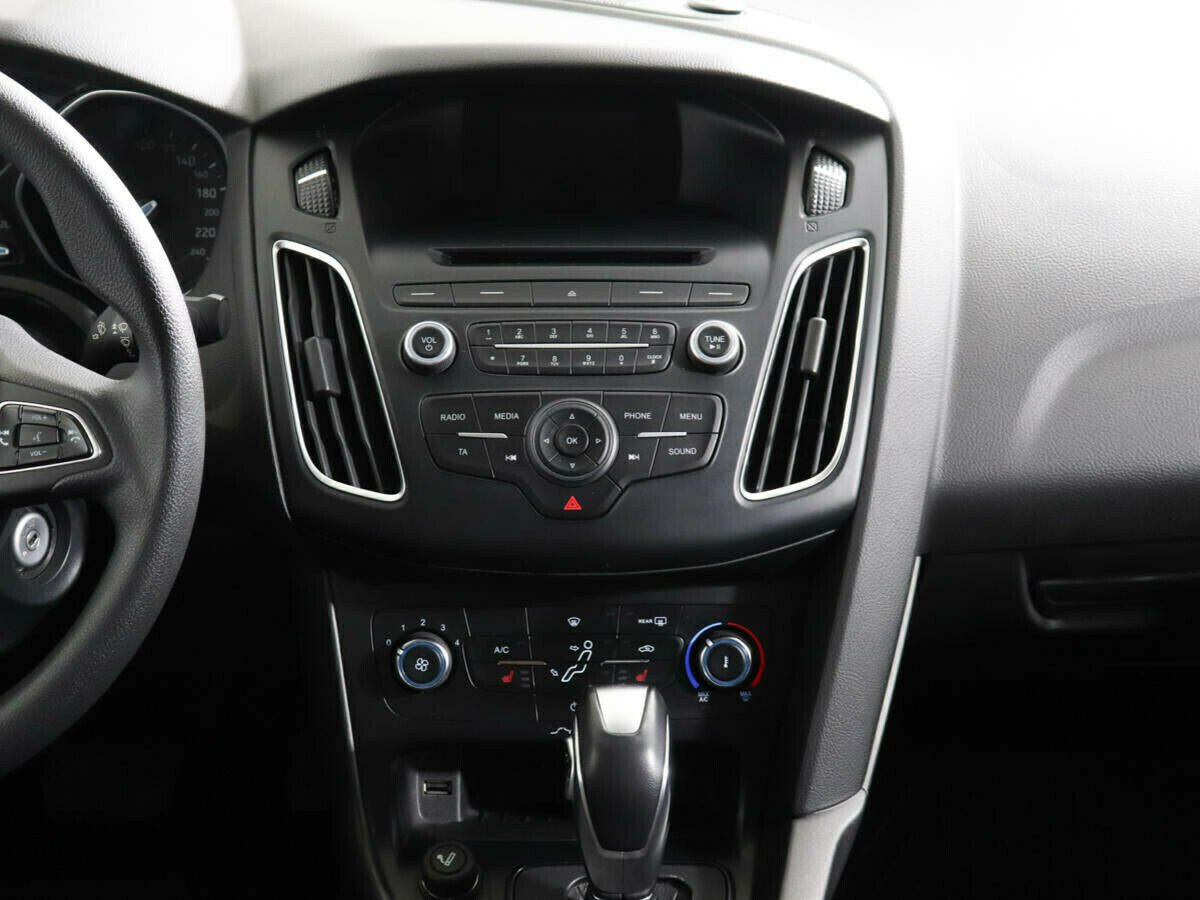Ford Focus, 1.6 л, Робот, 2018 фото 1