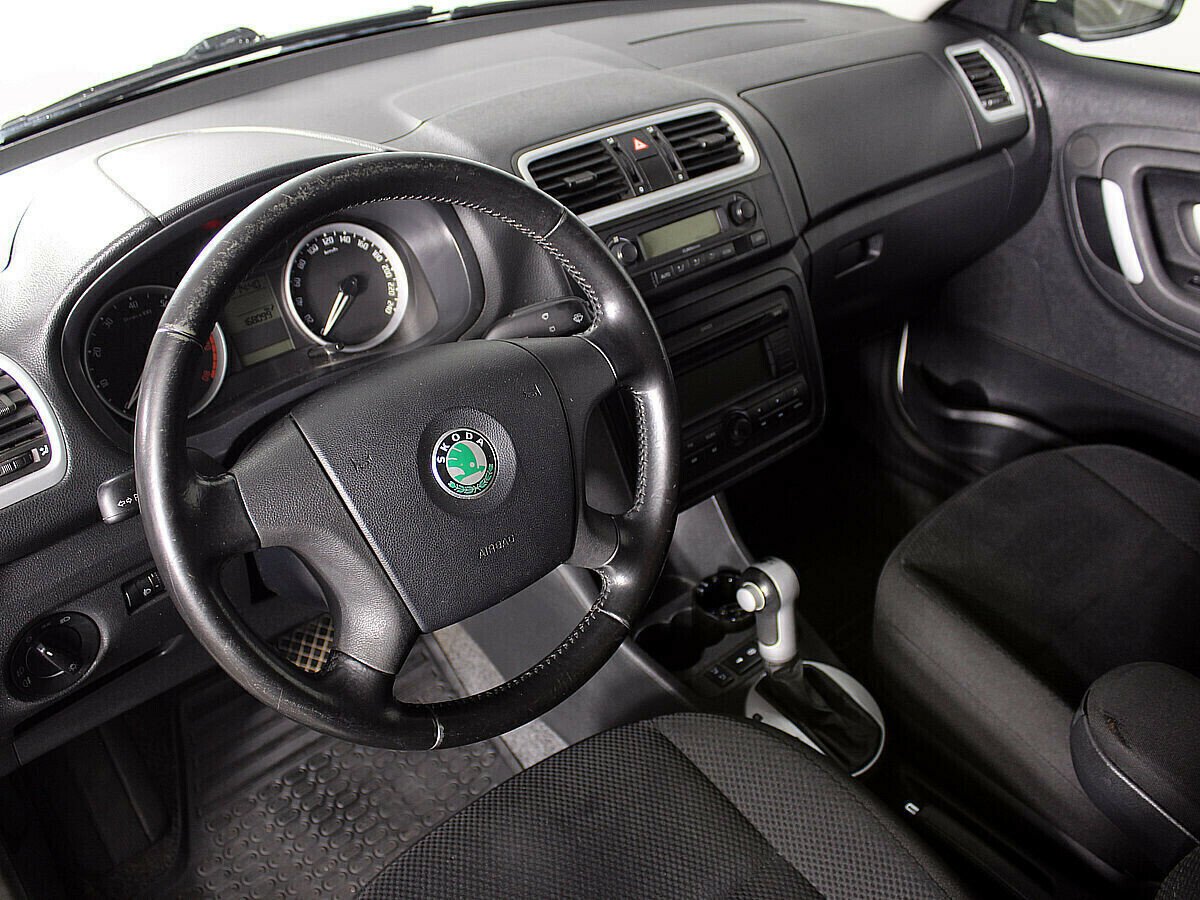 Skoda Fabia, 1.6 л, АТ, 2009 фото 1