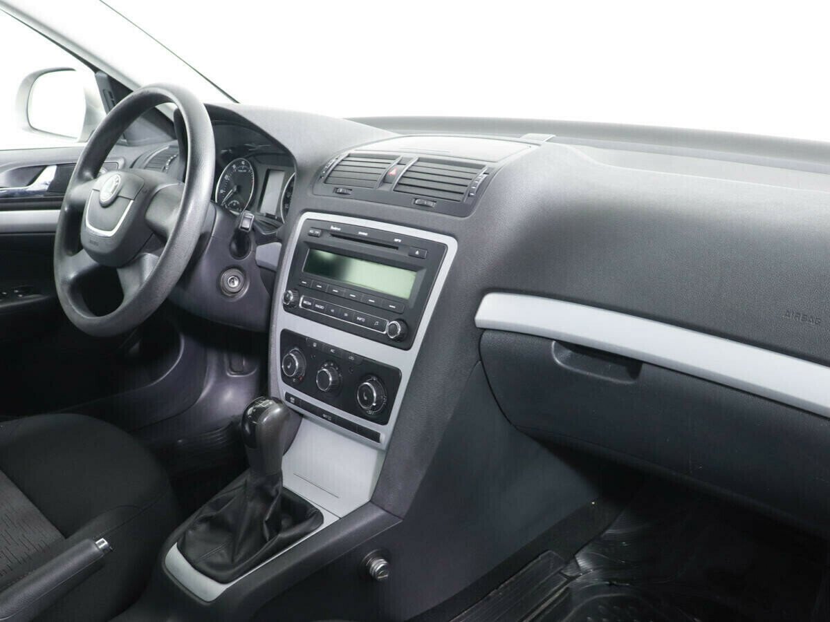 Skoda Octavia, 1.6 л, МТ, 2010 фото 1