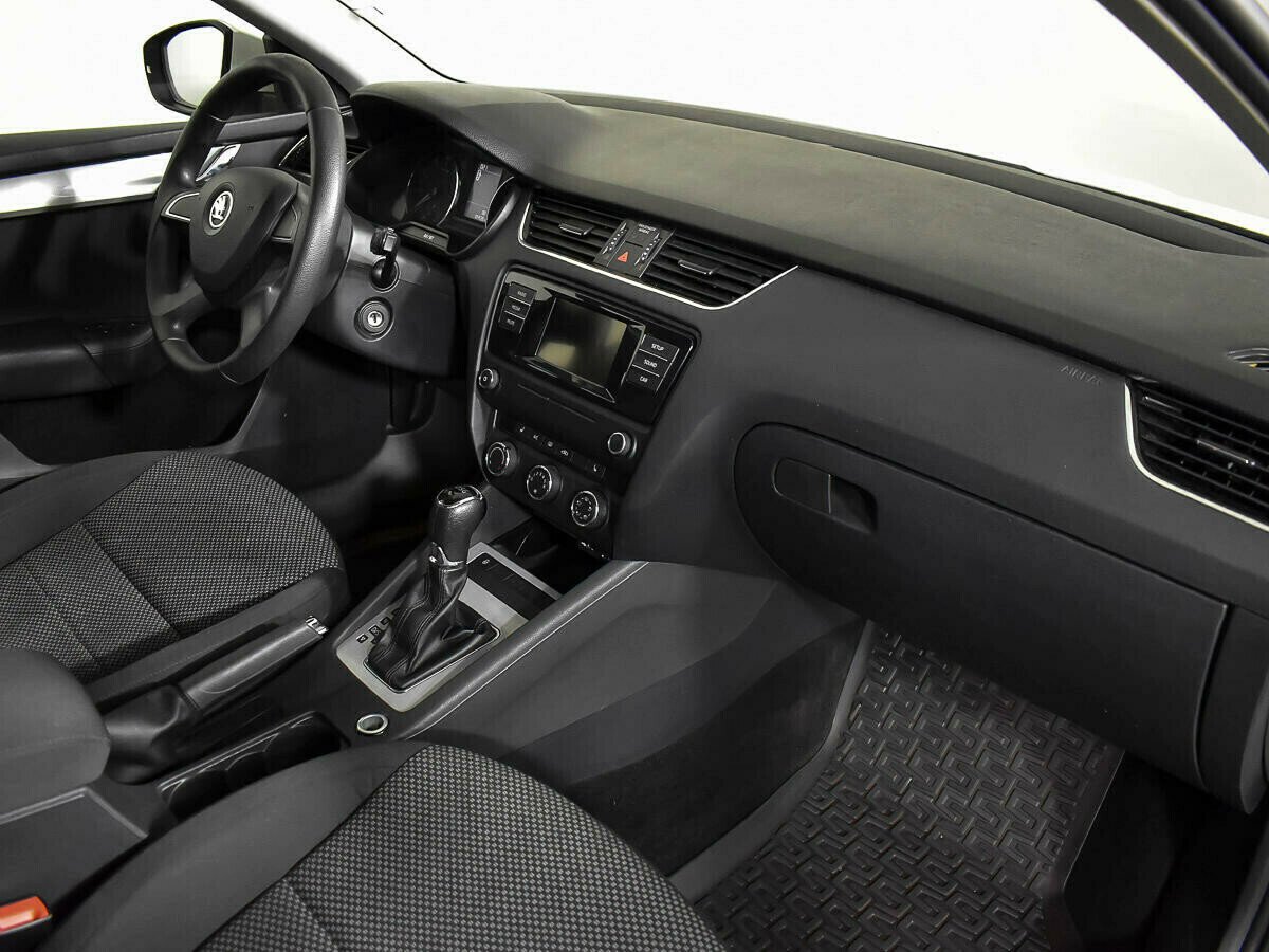 Skoda Octavia, 1.4 л, Робот, 2015 фото 2