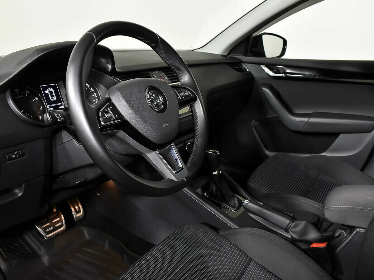Skoda Octavia Импорт, 1.5 л, Робот, 2019 фото 2