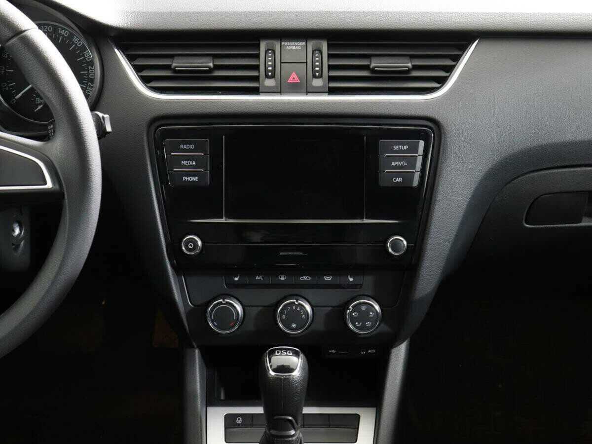 Skoda Octavia Импорт, 1.5 л, Робот, 2018 фото 1