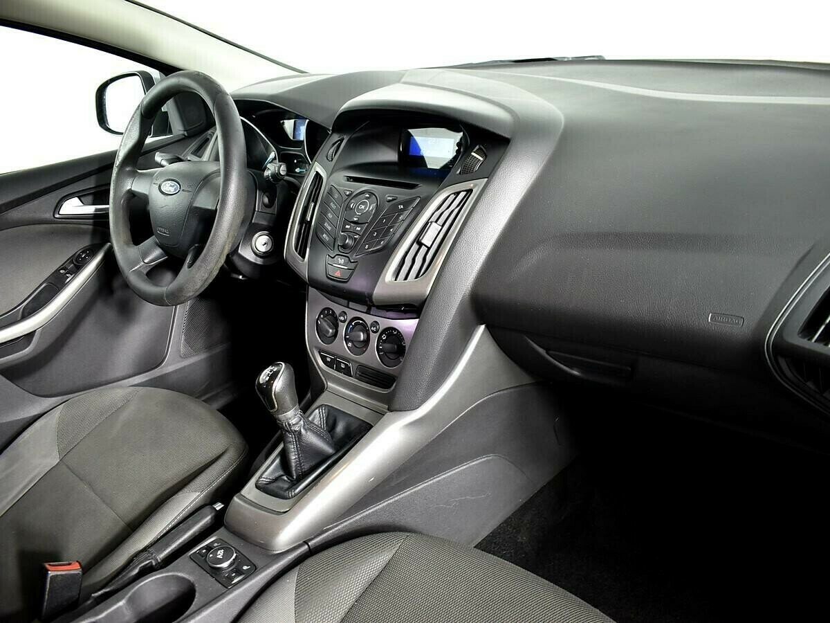 Ford Focus, 1.6 л, МТ, 2011 фото 2