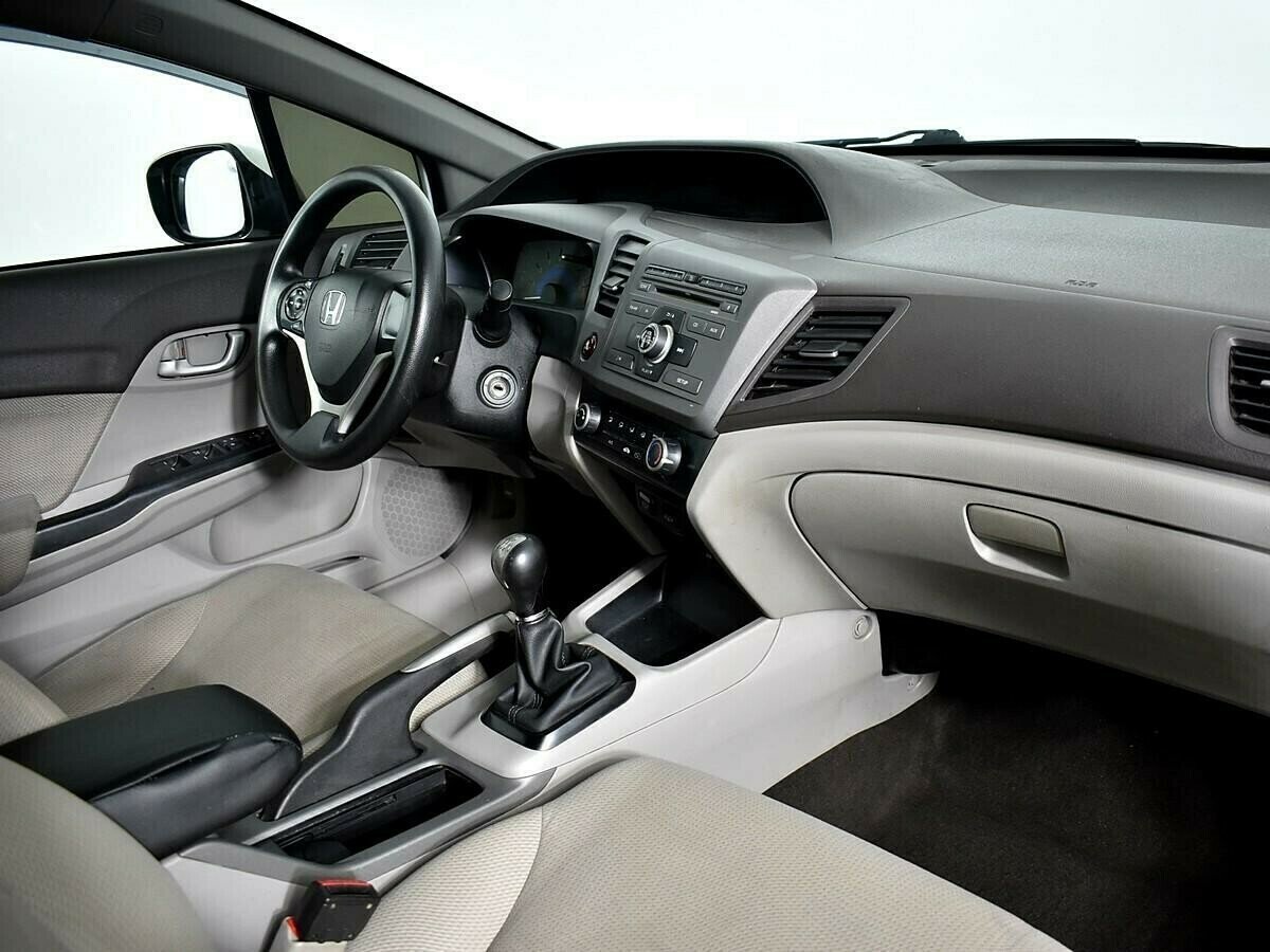 Honda Civic 1.8 МКПП, 2012, 140 000 км фото 6