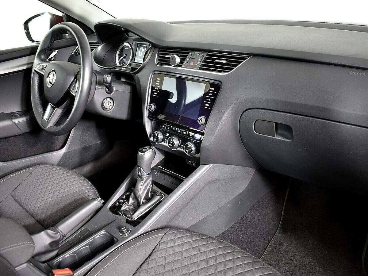 Skoda Octavia Импорт, 1.5 л, Робот, 2017 фото 2