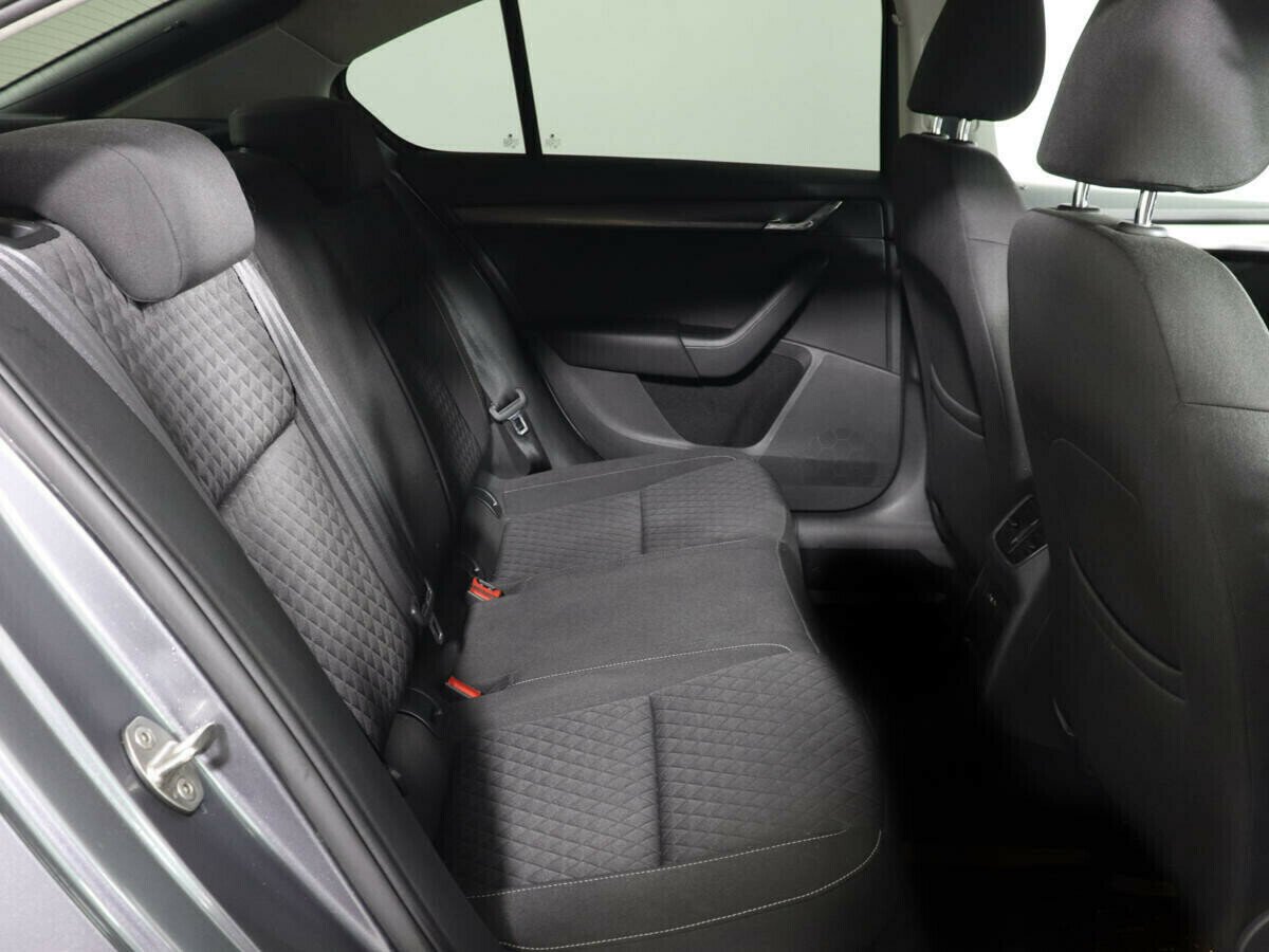 Skoda Octavia Импорт, 1.5 л, Робот, 2018 фото 1