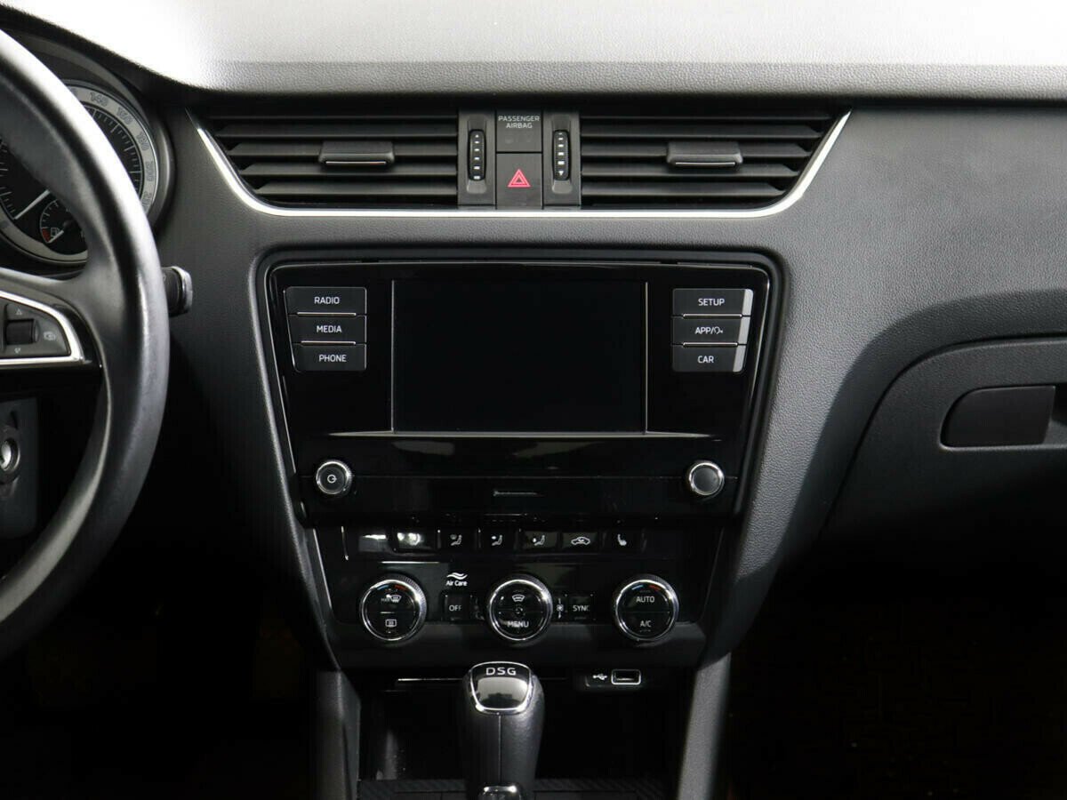 Skoda Octavia Импорт, 1.5 л, Робот, 2018 фото 2