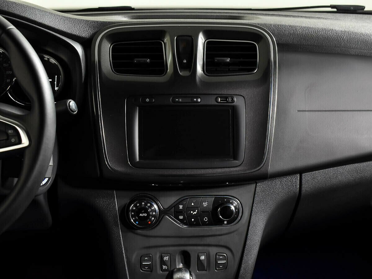 Renault Logan, 1.6 л, АТ, 2019 фото 10