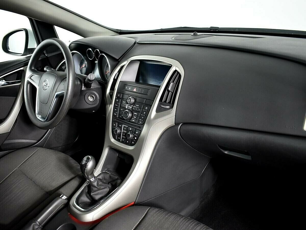 Opel Astra, 1.6 л, МТ, 2012 фото 2
