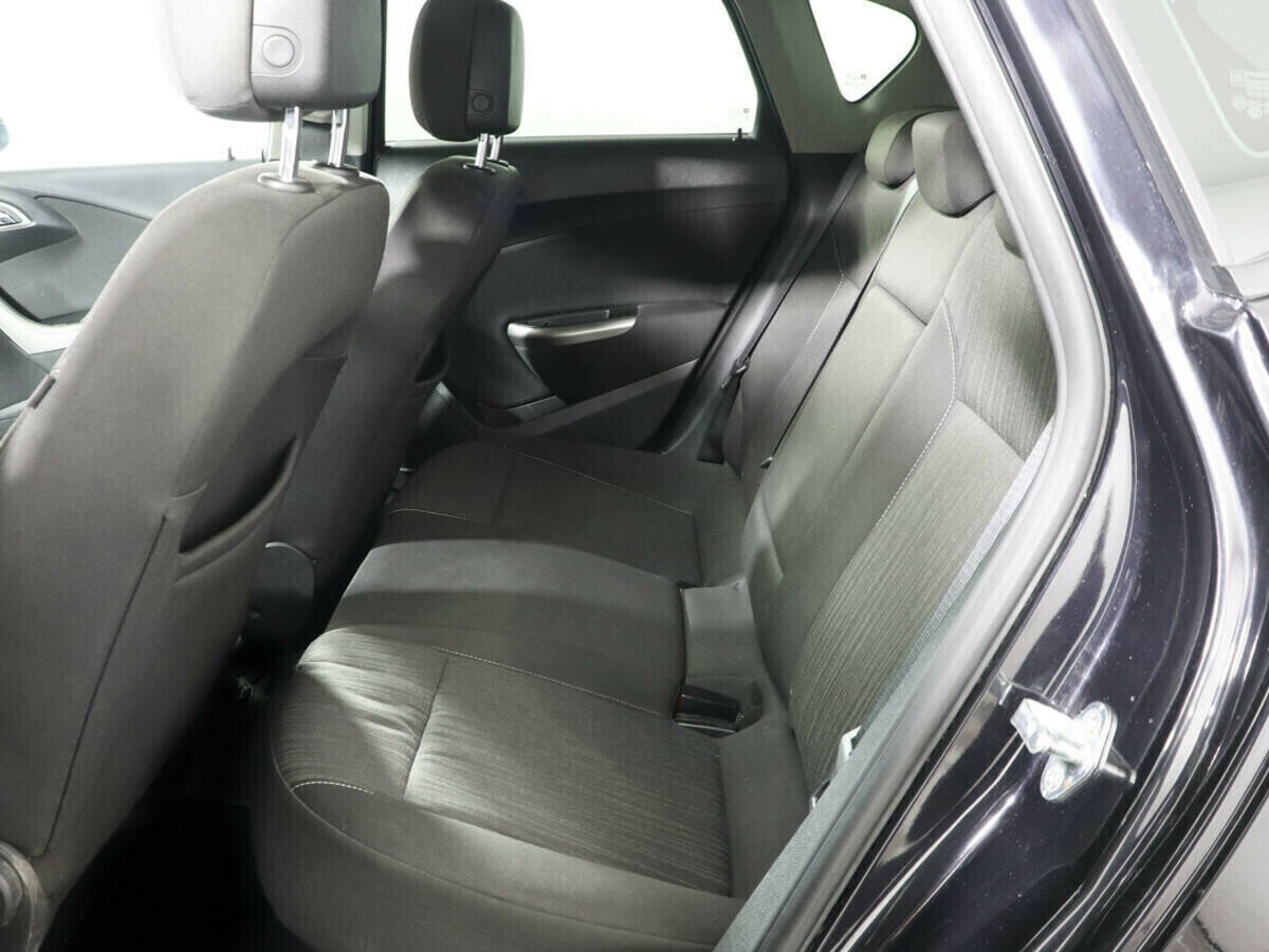 Opel Astra, 1.6 л, АТ, 2011 фото 1