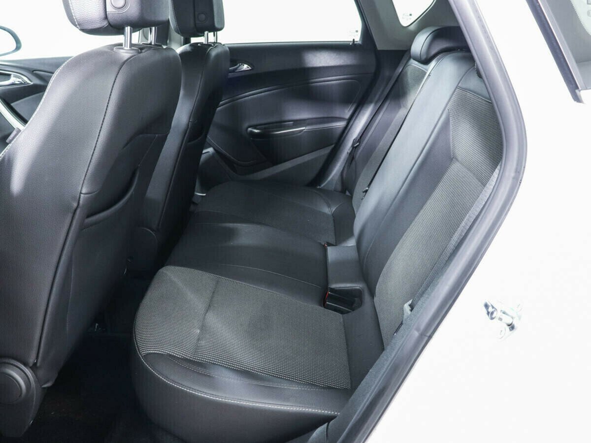 Opel Astra, 1.4 л, АТ, 2012 фото 1