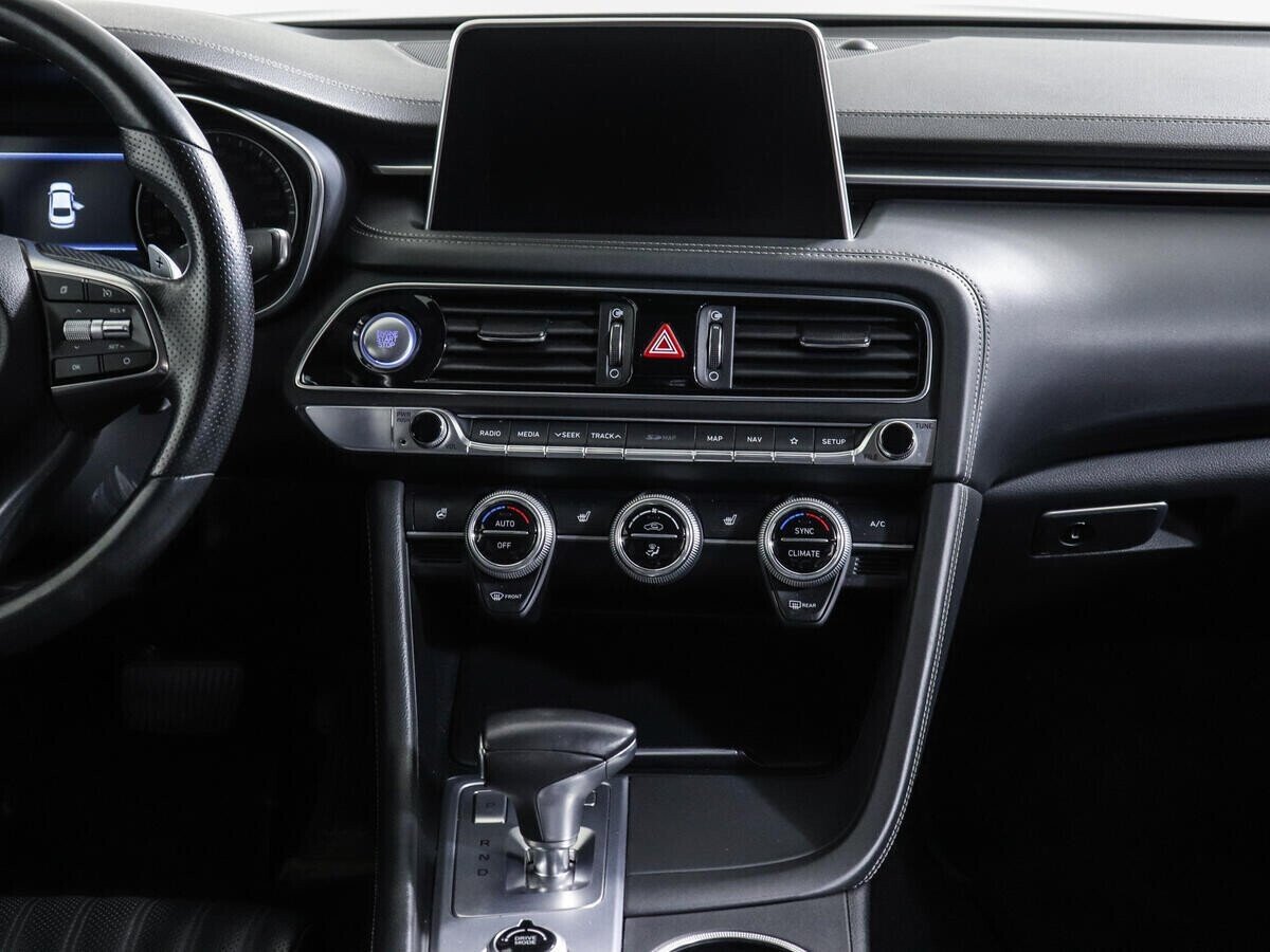 Genesis G70, 2.0 л, АТ, 2019 фото 9