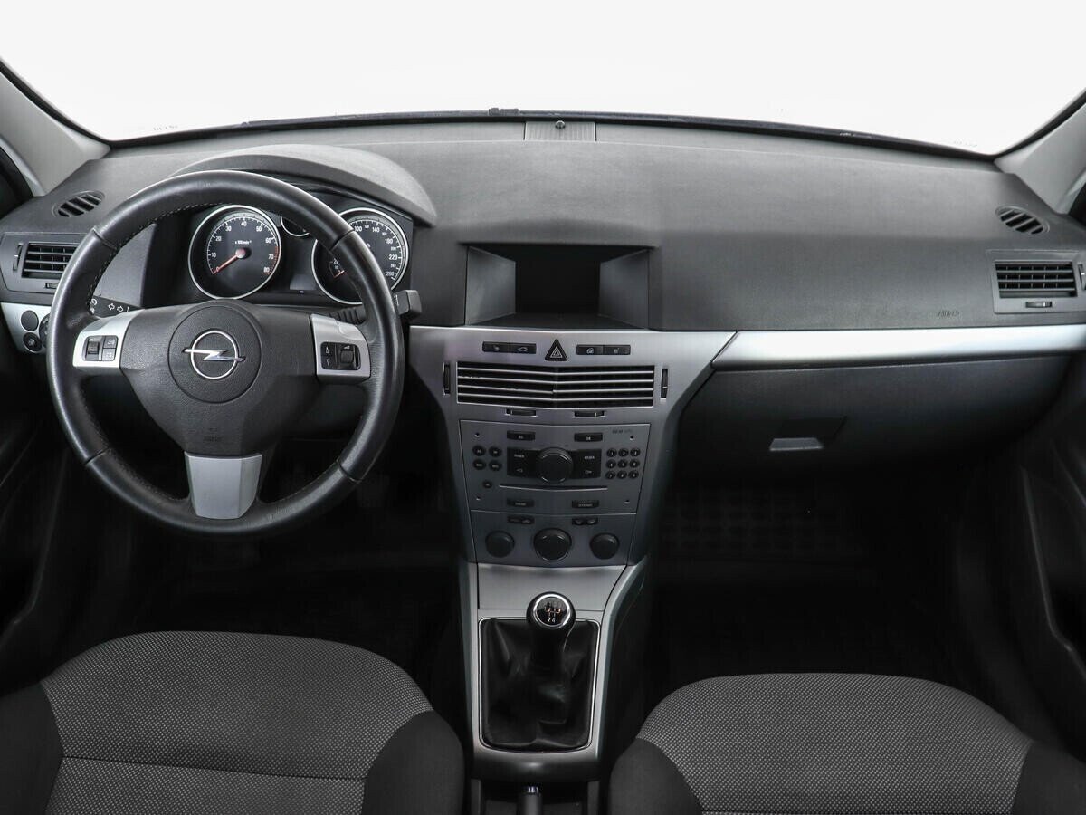 Opel Astra, 1.8 л, МТ, 2012 фото 13