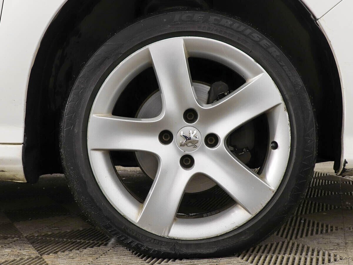 Peugeot 308, 1.6 л, АТ, 2010 фото 2