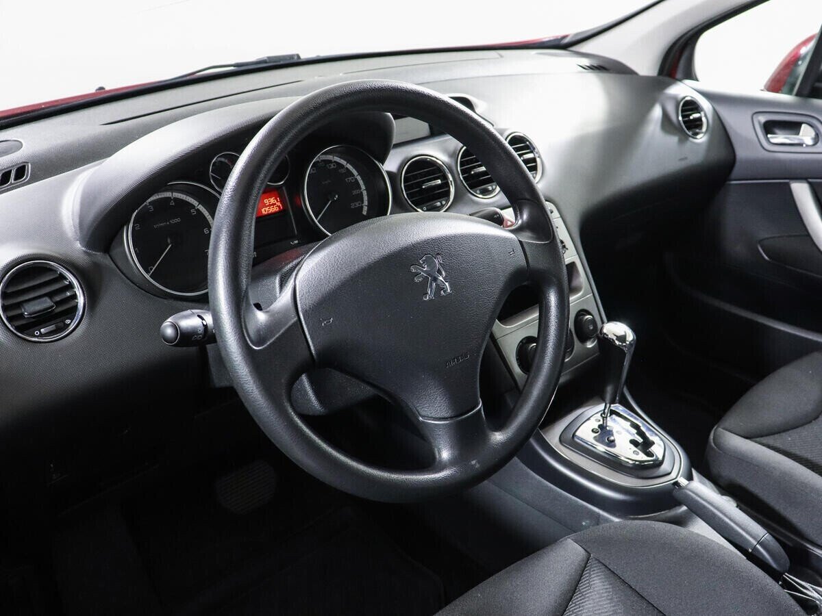 Peugeot 308, 1.6 л, АТ, 2011 фото 2