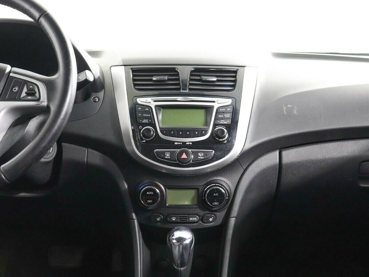 Hyundai Solaris 1.4 АКПП, 2013, 130 000 км фото 6