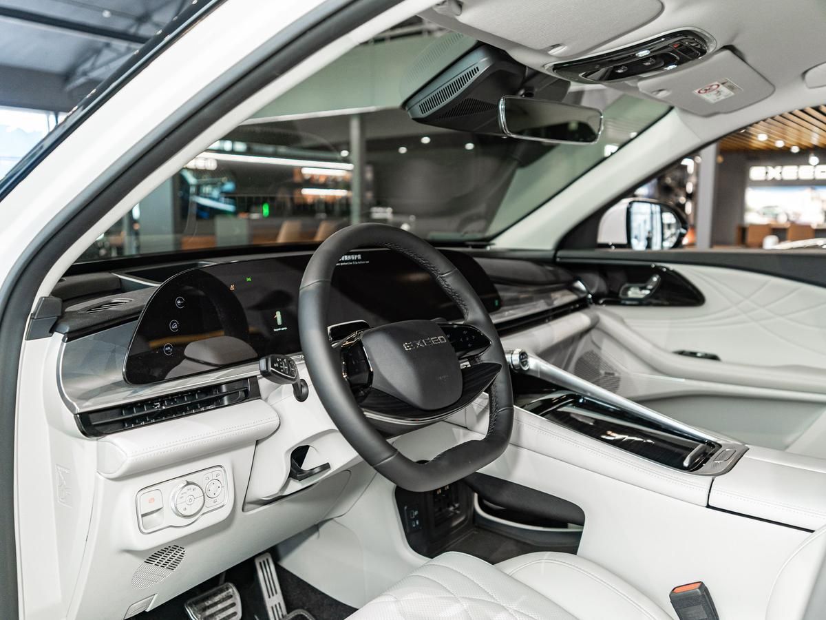 EXEED RX Platinum, 2.0 л, Робот, 2024 фото 2