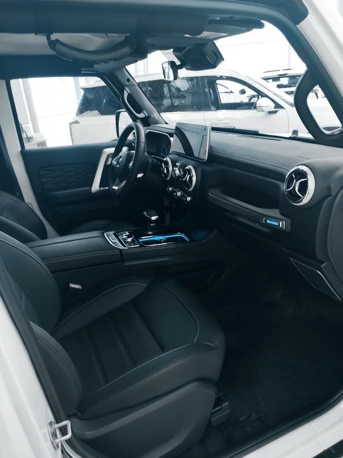 BAIC BJ40 Exclusive, 2.0 л, АТ, 2024 фото 9