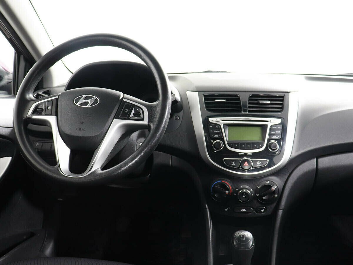 Hyundai Solaris 1.6 МКПП, 2013, 124 000 км фото 8