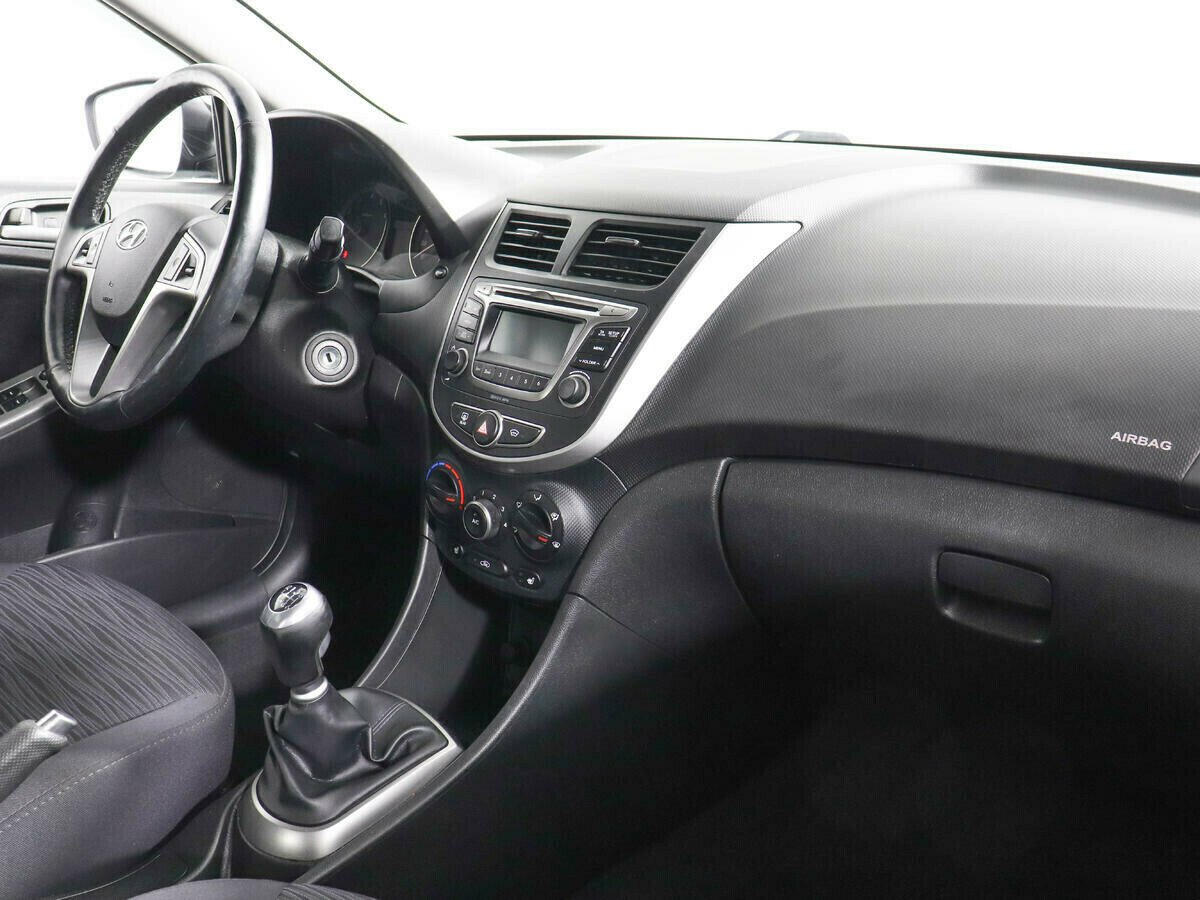 Hyundai Solaris 1.6 МКПП, 2017, 77 000 км фото 7