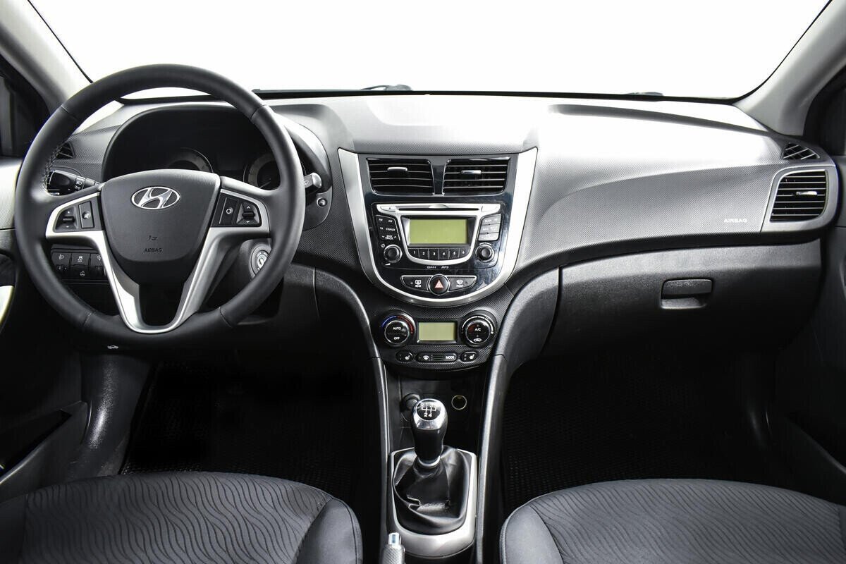 Hyundai Solaris 1.6 МКПП, 2013, 125 000 км фото 6