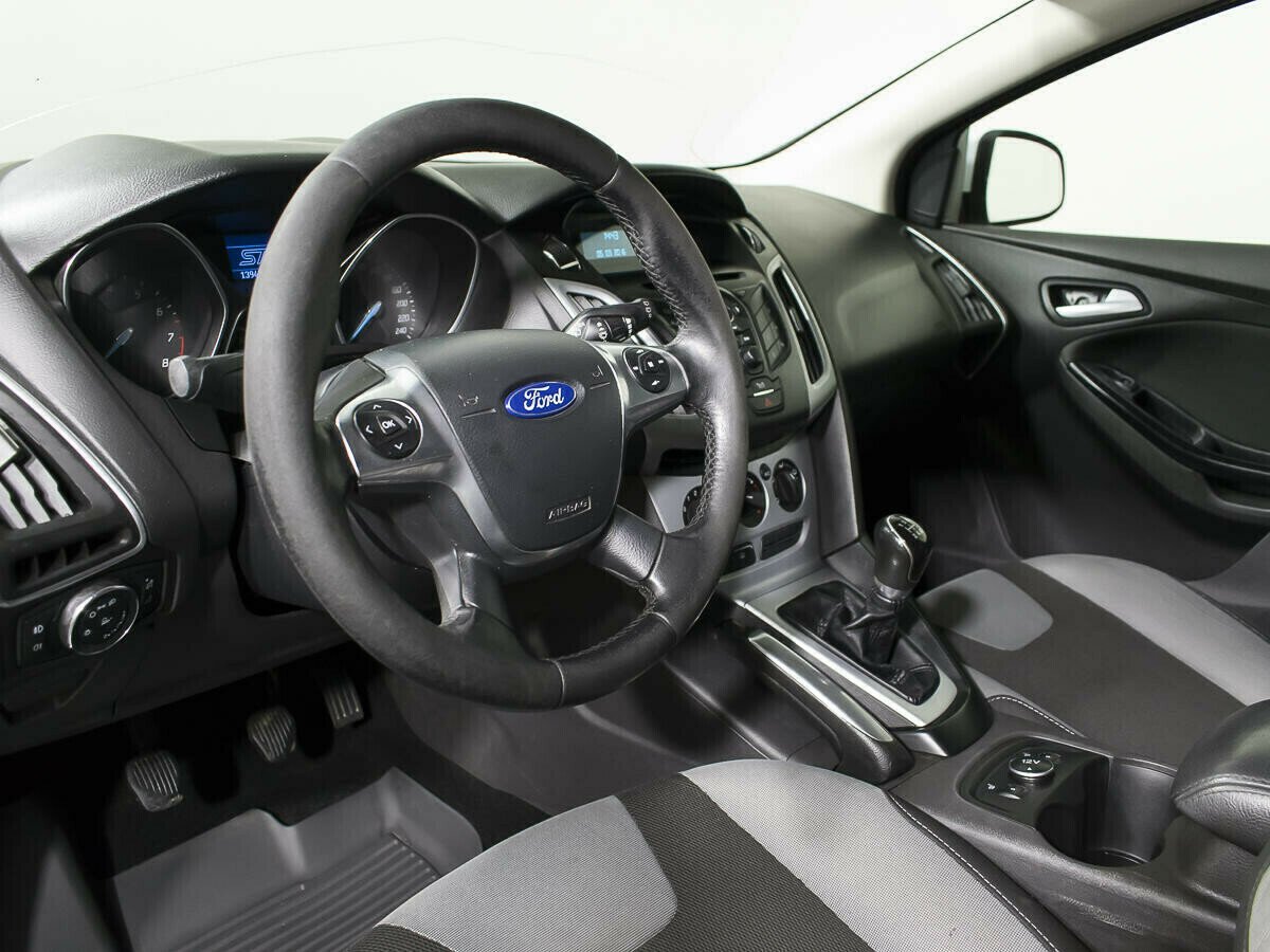 Ford Focus 1.6 МКПП, 2013, 122 000 км фото 9