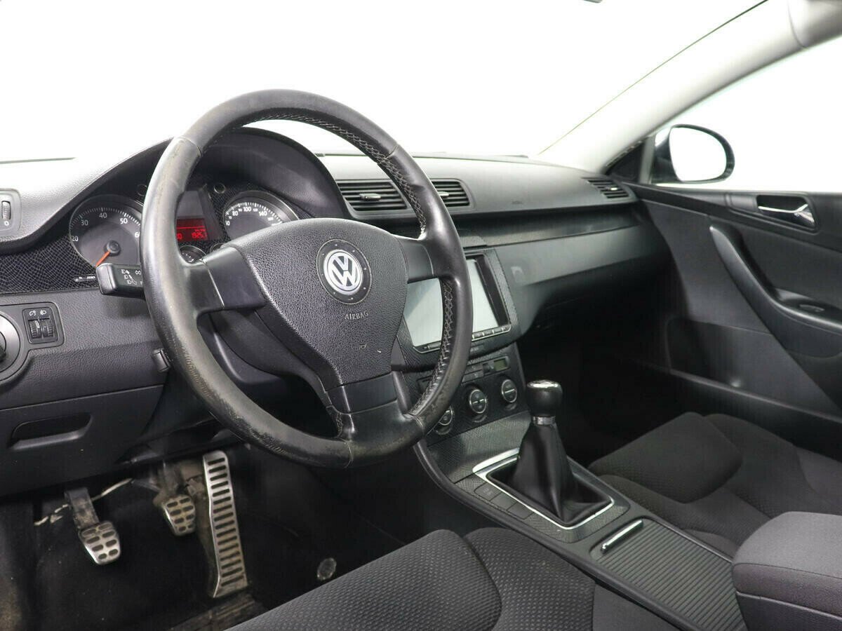 Volkswagen Passat 1.8 МКПП, 2010, 166 000 км фото 5