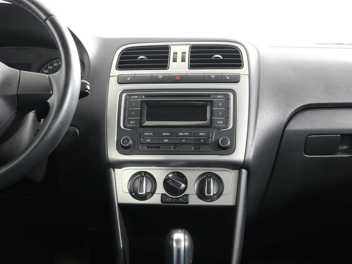 Volkswagen Polo 1.6 АКПП, 2011, 155 000 км фото 7
