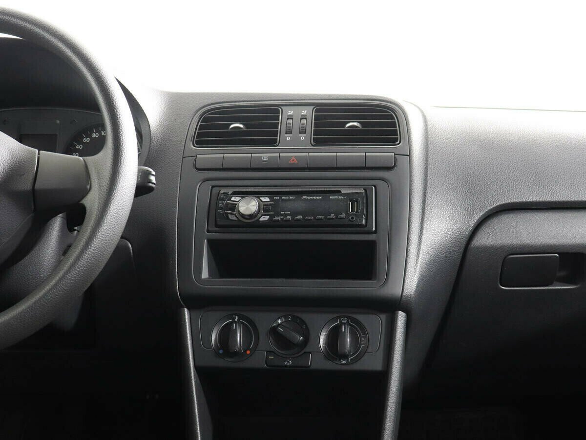 Volkswagen Polo 1.6 МКПП, 2011, 150 000 км фото 7