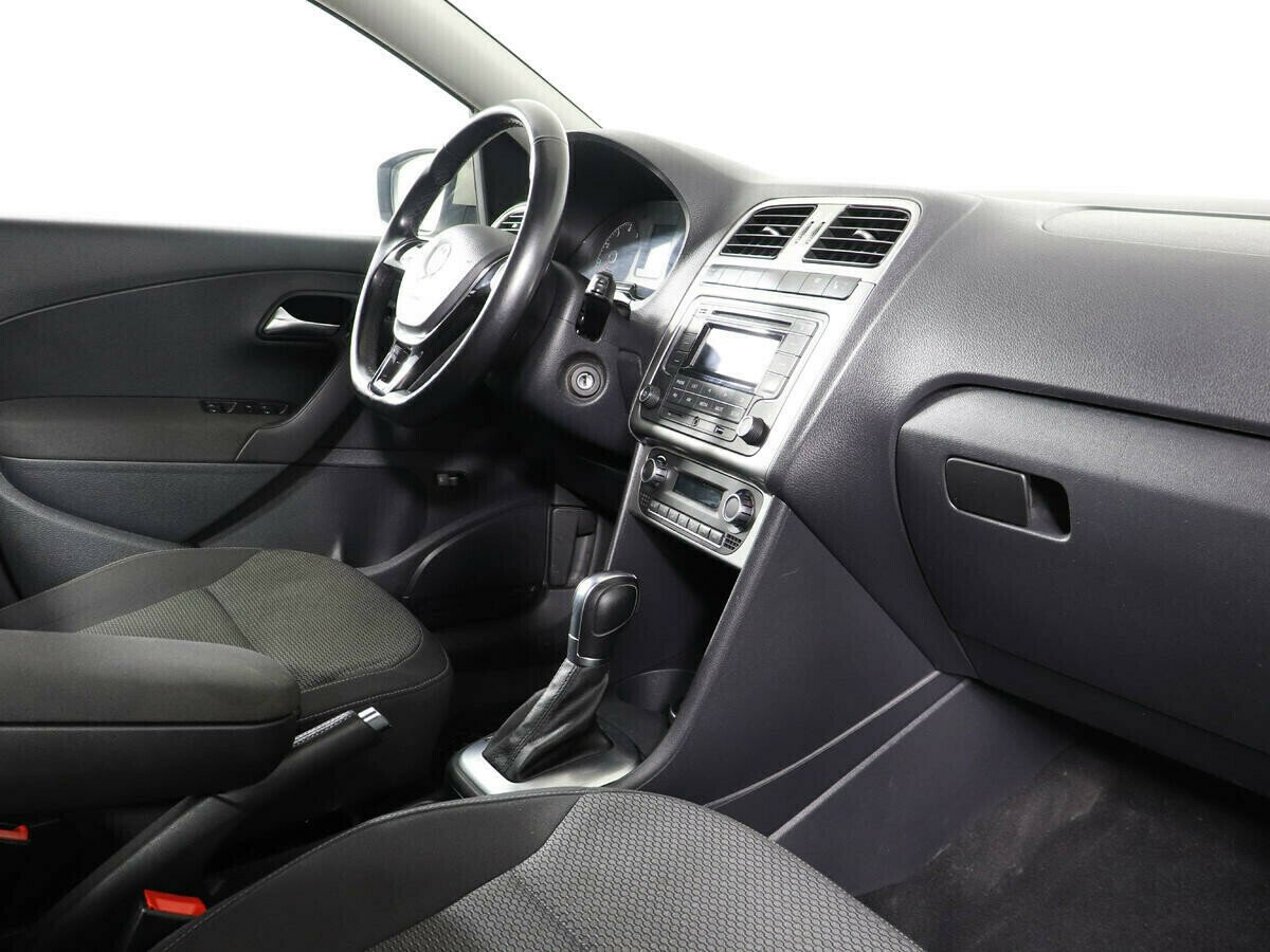 Volkswagen Polo 1.6 АКПП, 2016, 90 000 км фото 8