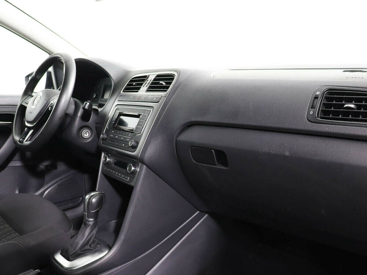 Volkswagen Polo 1.6 АКПП, 2017, 80 000 км фото 7