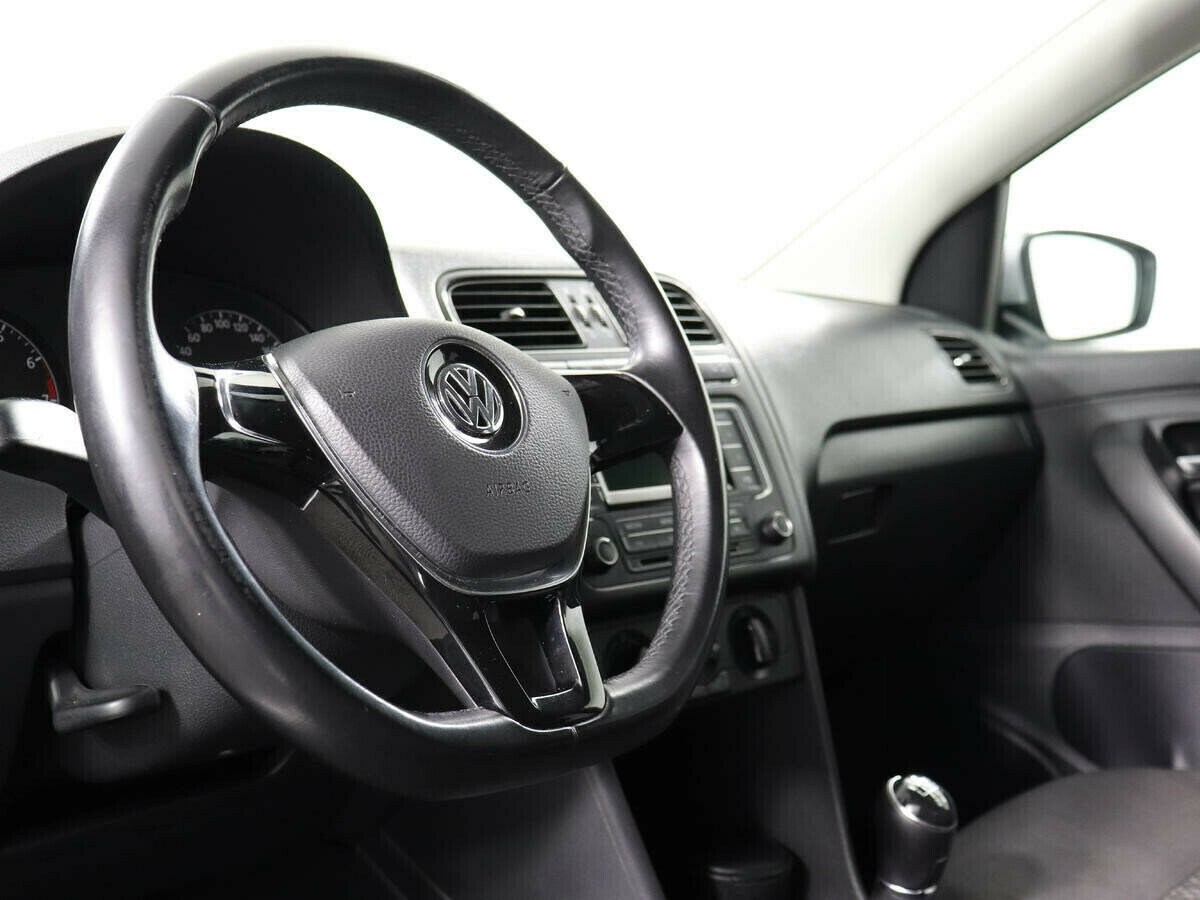 Volkswagen Polo 1.6 МКПП, 2017, 81 000 км фото 8
