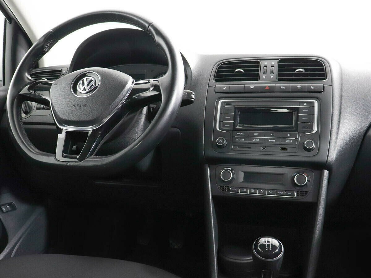 Volkswagen Polo 1.6 МКПП, 2016, 93 000 км фото 9