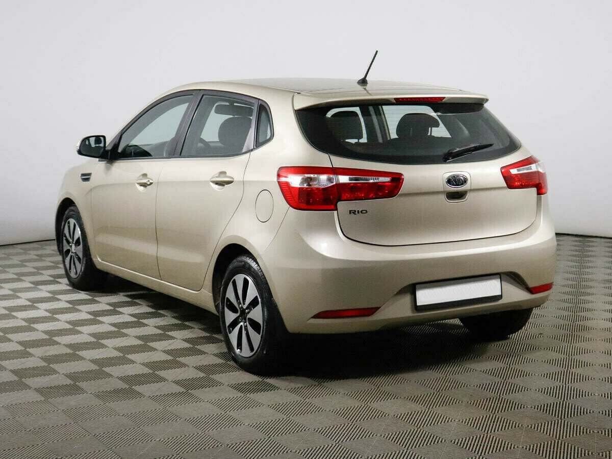 Kia Rio 1.6 МКПП, 2013, 130 000 км фото 3