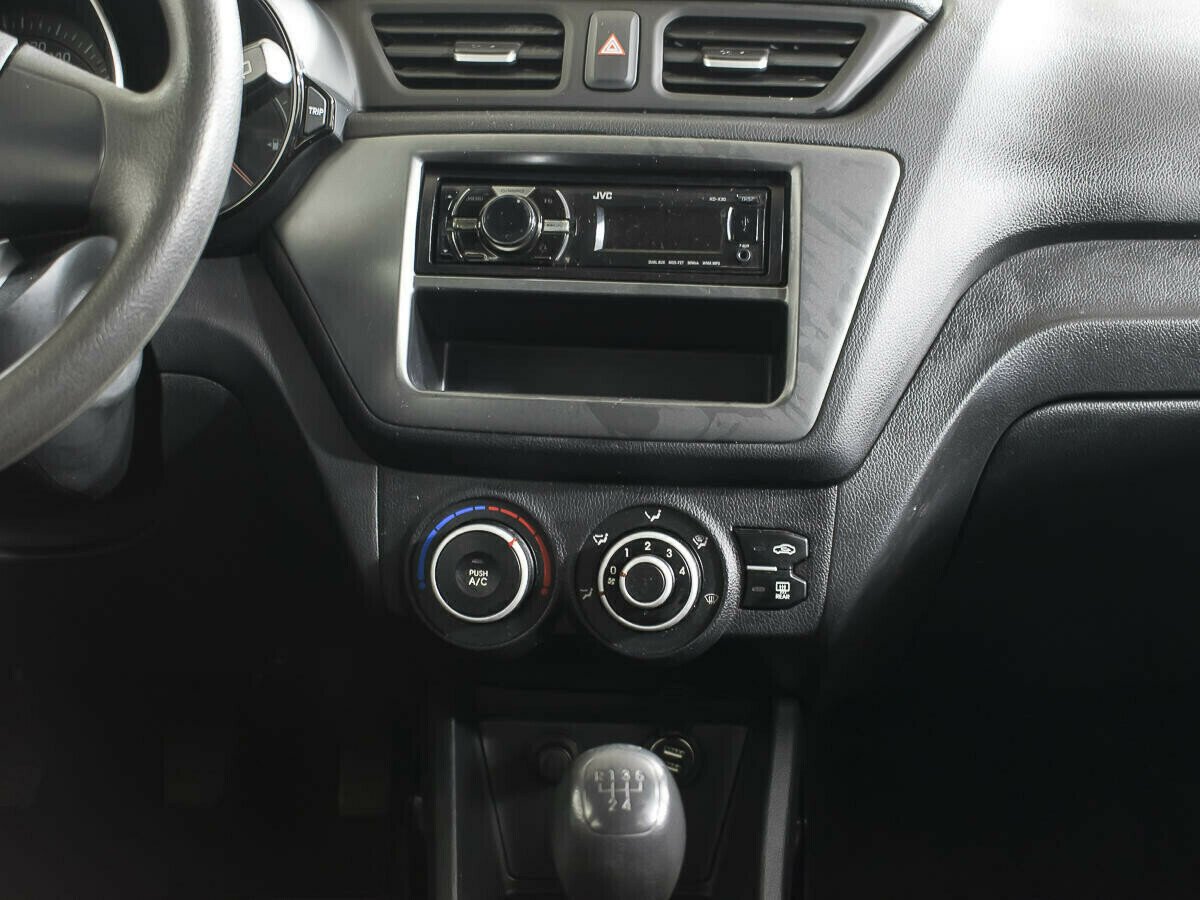 Kia Rio 1.6 МКПП, 2013, 121 000 км фото 8