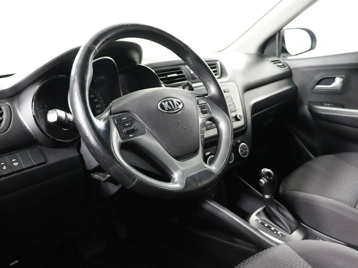 Kia Rio 1.6 АКПП, 2017, 81 000 км фото 5