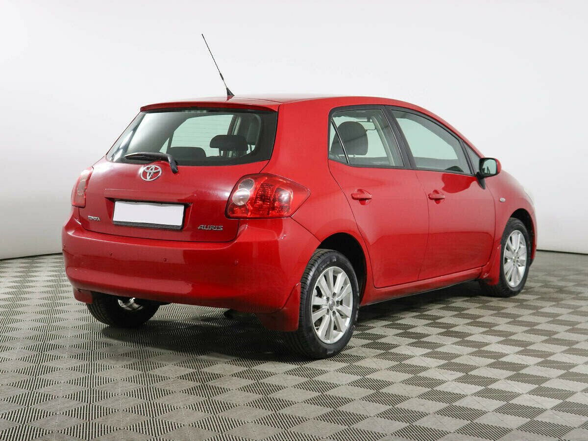 Toyota Auris 1.3 МКПП, 2010, 170 000 км фото 2