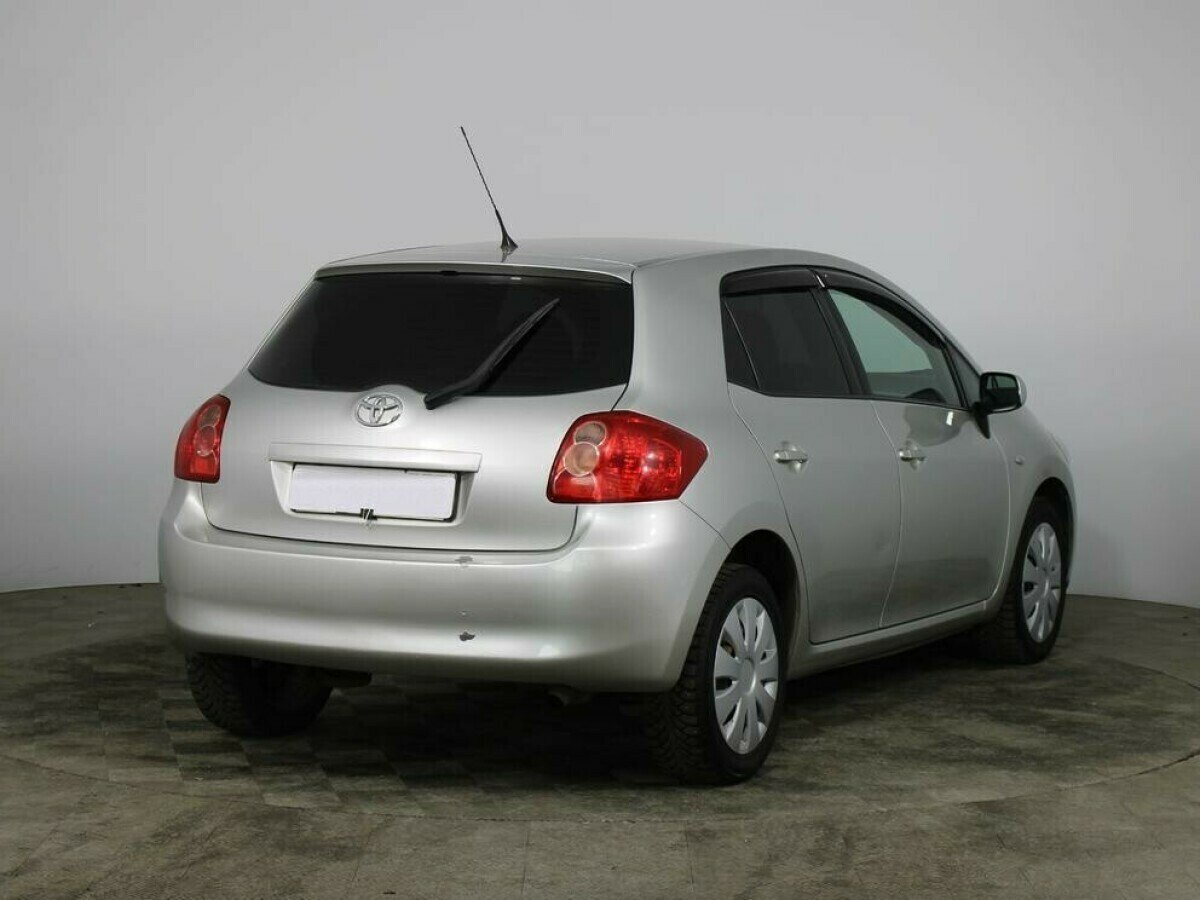 Toyota Auris 1.3 МКПП, 2009, 180 000 км фото 2