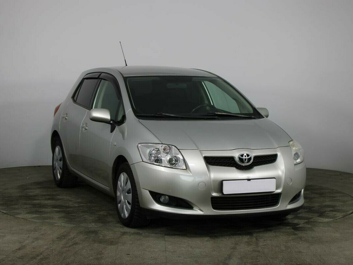 Toyota Auris 1.3 МКПП, 2009, 180 000 км фото 3