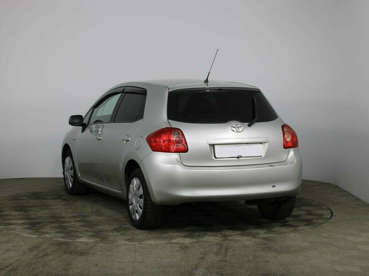 Toyota Auris 1.3 МКПП, 2009, 180 000 км фото 4