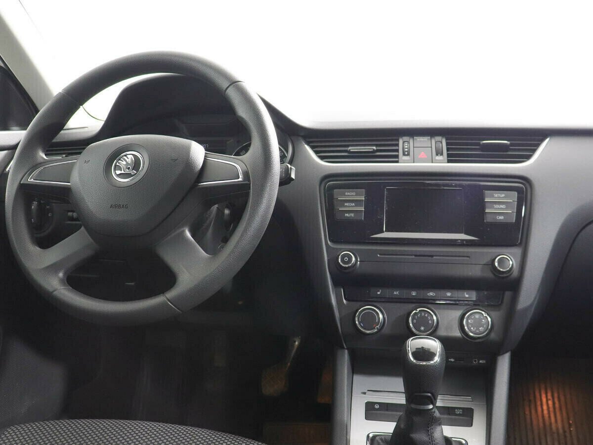 Skoda Octavia 1.6 МКПП, 2015, 95 000 км фото 5