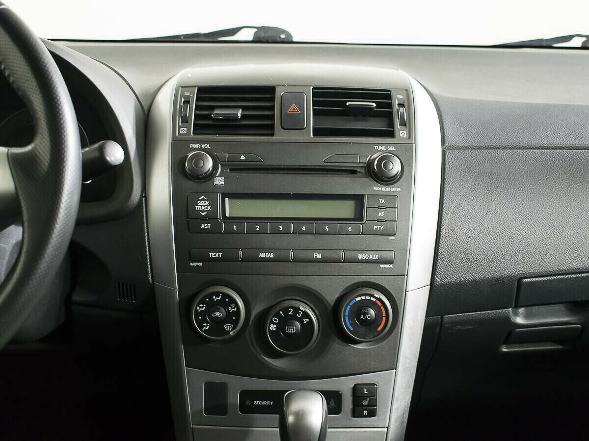 Toyota Corolla 1.4 МКПП, 2012, 141 000 км фото 7